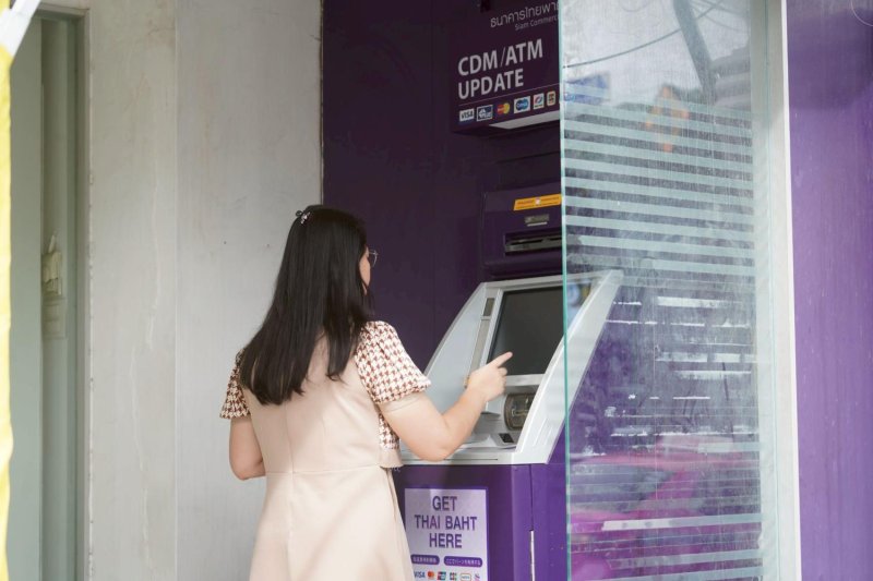 تحديات جديدة للبنوك التايلاندية بعد تنظيم الرسوم