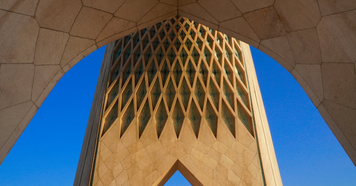 تراجع شعبية ترامب بسبب التوترات مع إيران