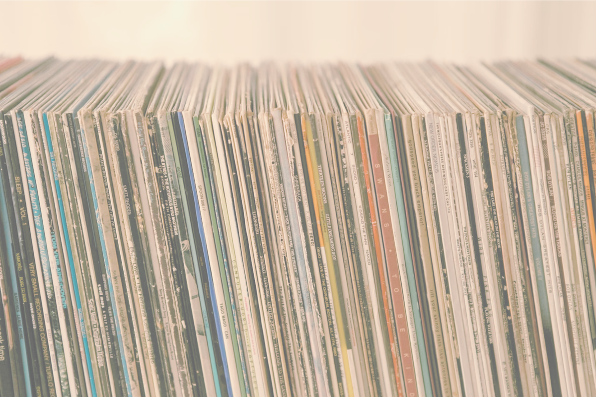 إصدار جديد لأمين خطاب بعنوان «قسمًا برب الخلق أنى عاشقًا»