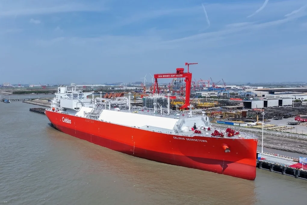 الصين تُسلم أكبر ناقلة غاز طبيعي مسال