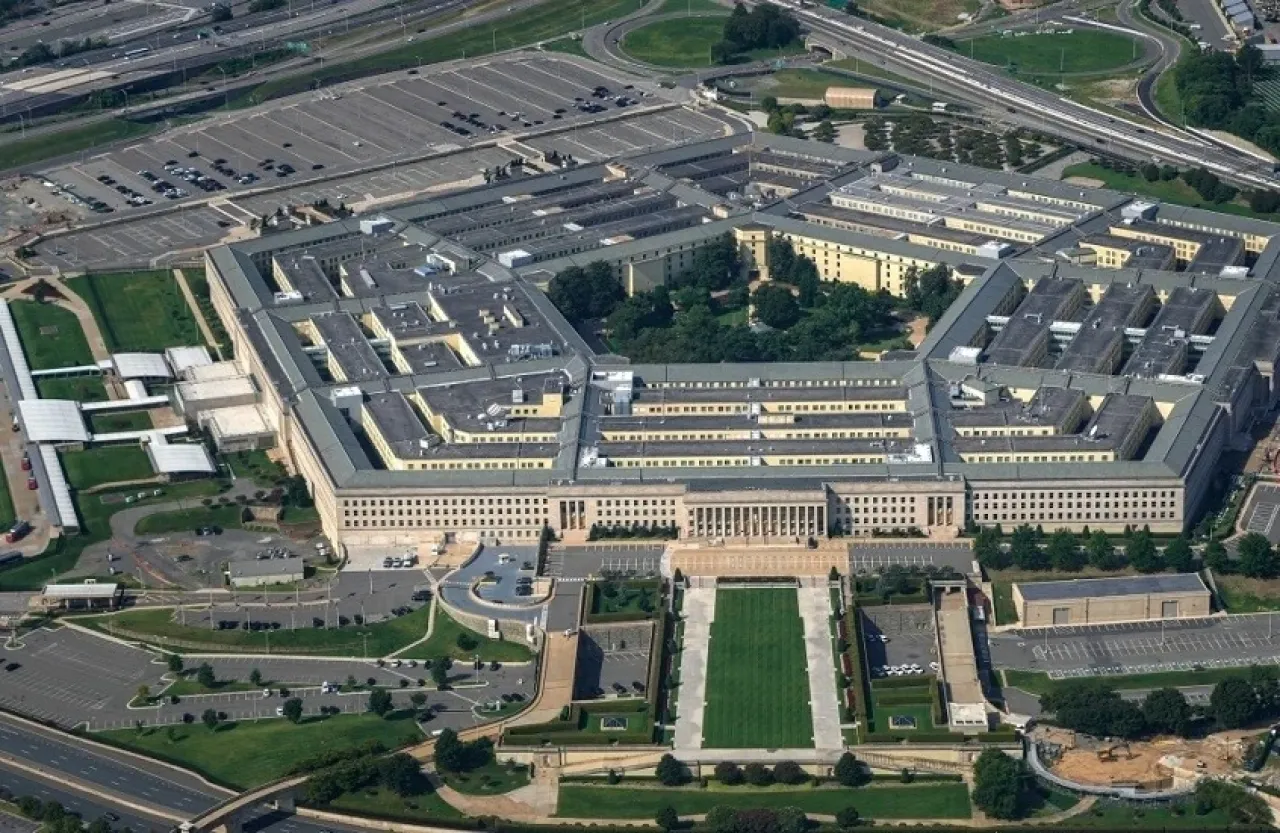 Le Pentagone signe des accords pour augmenter la production de munitions