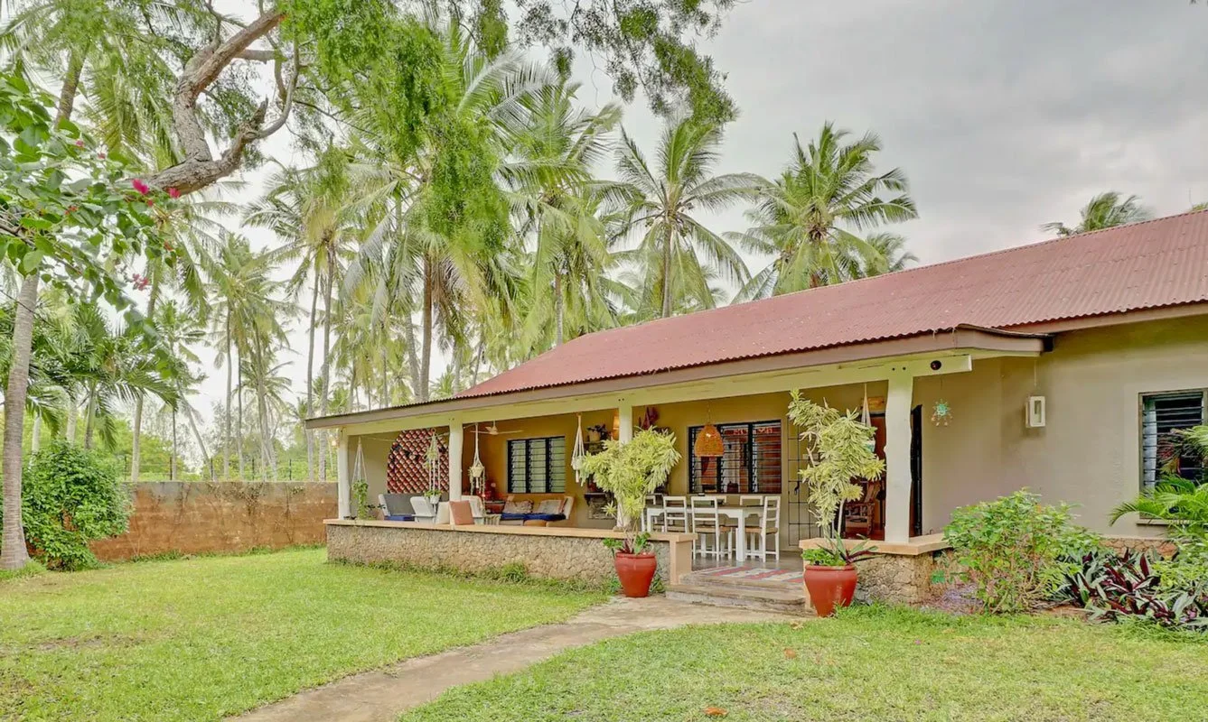 Visit Highlights Strong Family Ties in Arab Communities