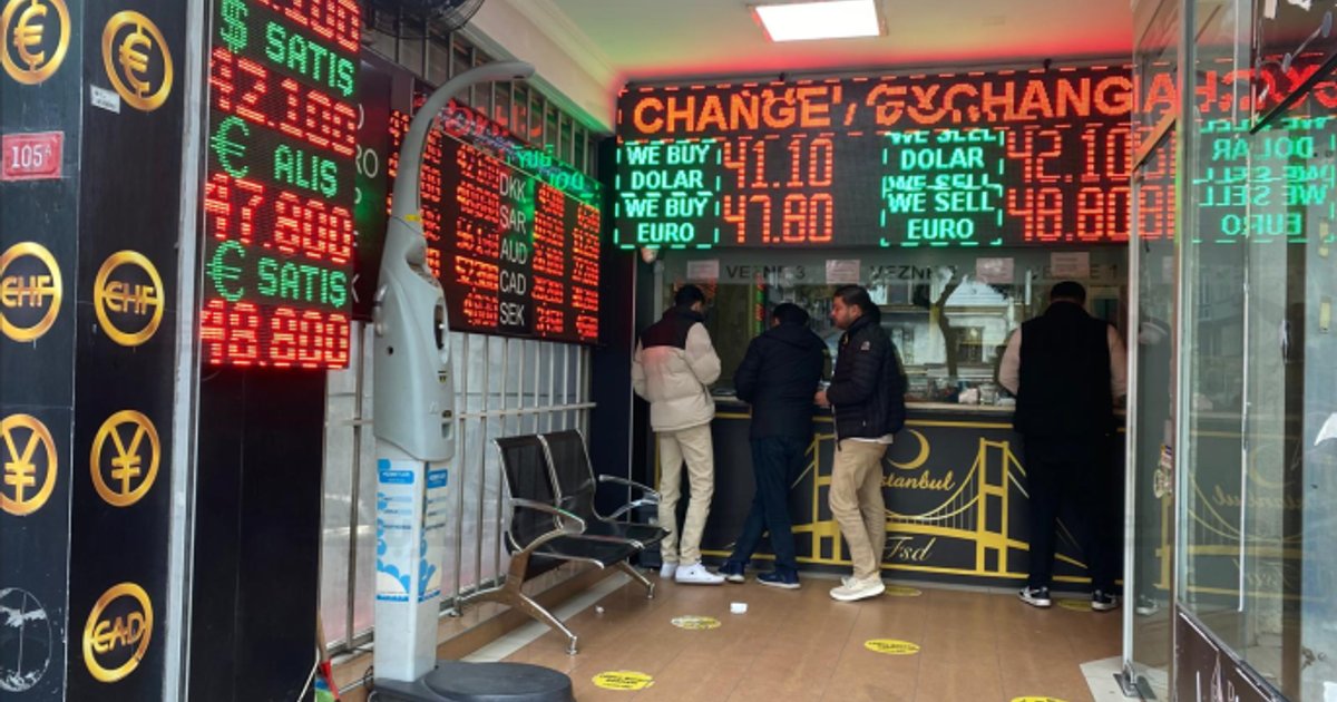 طرح سندات ذهبية تركية لدعم الليرة وتمويل العجز