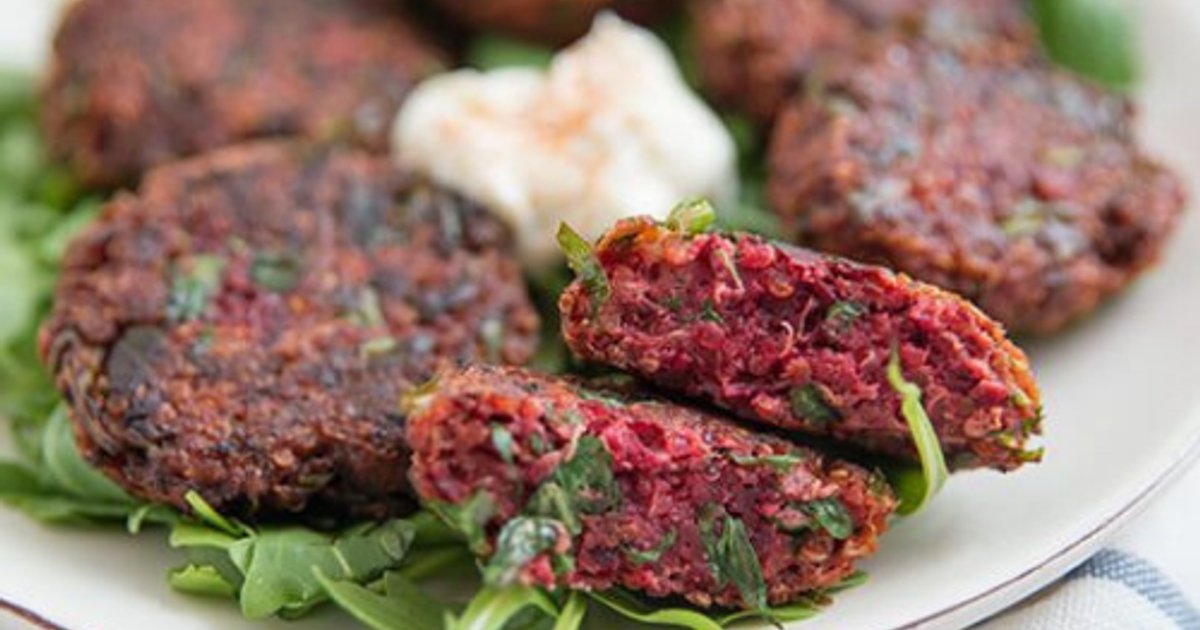 Préparation du kebab de betterave croustillant