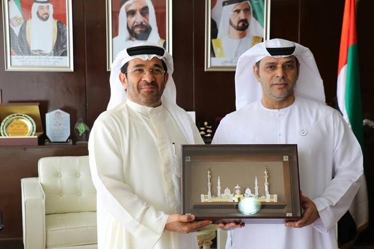 تعازي سيف بن زايد في وفاة سلطان الجنيبي