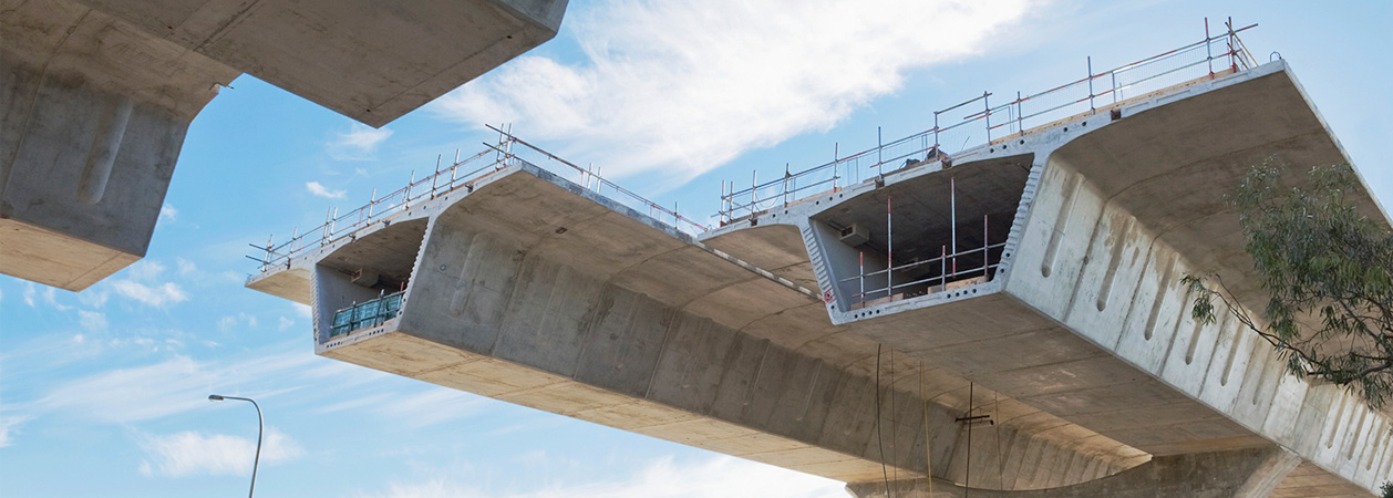 تسريع بناء جسر علوي في بيكاسي بعد حادث قطار