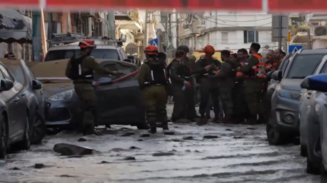 صاروخ إيراني يغرق تل أبيب بمياه المجاري