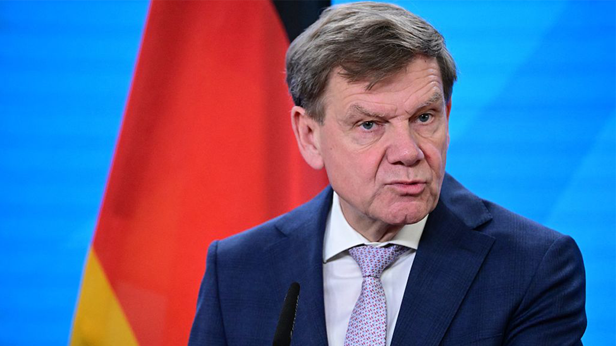 فاديفول يدعو مجلس الأمن لتحمل مسؤولياته في حرب إيران