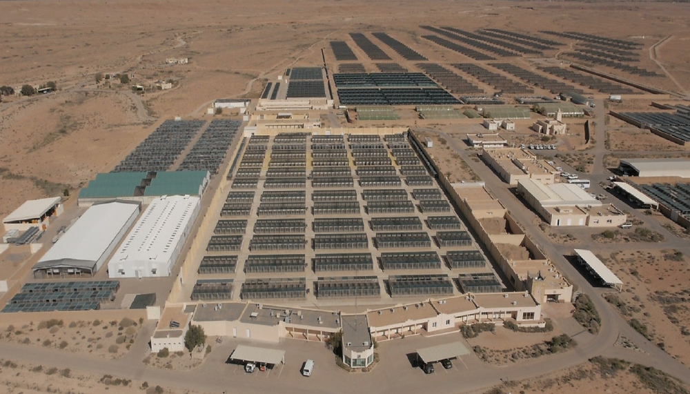 الأمير تركي بن محمد بن فهد يزور مركز إكثار الحبارى