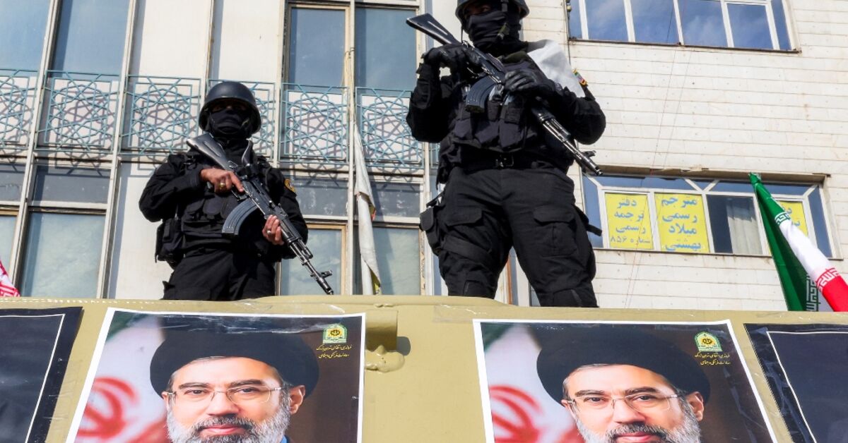 مراهقون مسلحون في طهران: قلق متزايد