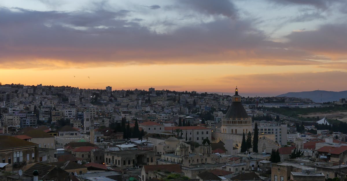 غارات إسرائيلية على لبنان: مئات القتلى والجرحى
