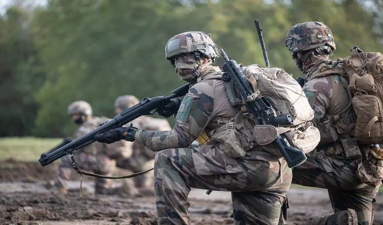 Spannungen zwischen Washington und Paris wegen Luftverkehrsbeschränkungen