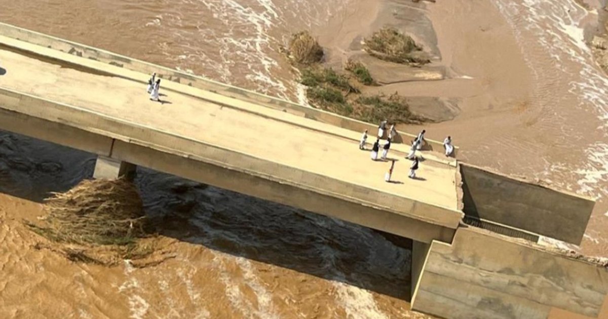 إجراءات طارئة بعد انهيار سد Kedungrejo في ماديون