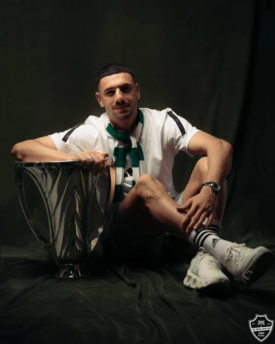 مبادرة مميزة من لاعبي الأهلي بعد تتويجهم بلقب آسيا