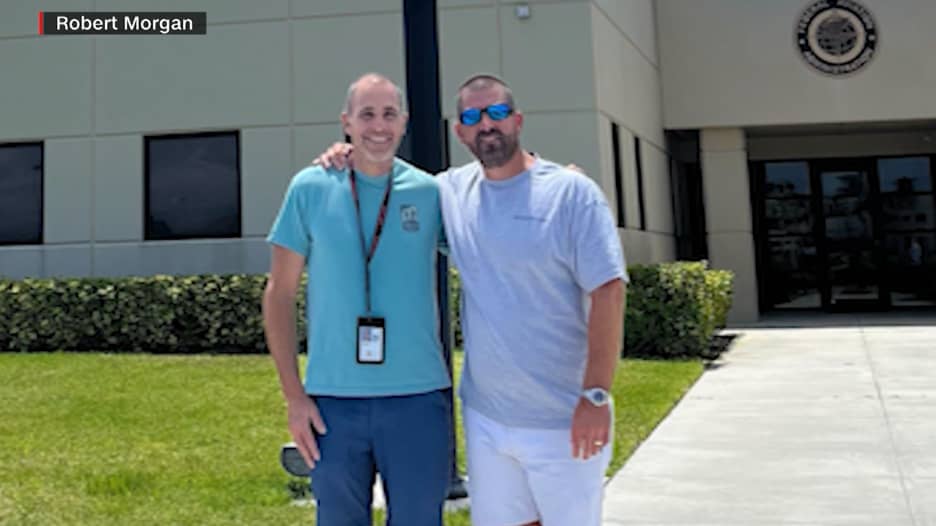 American pilots parachute to safety after Iranian fire