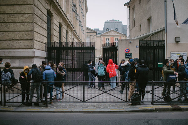 أزمة التعليم ما بعد المدرسة في باريس