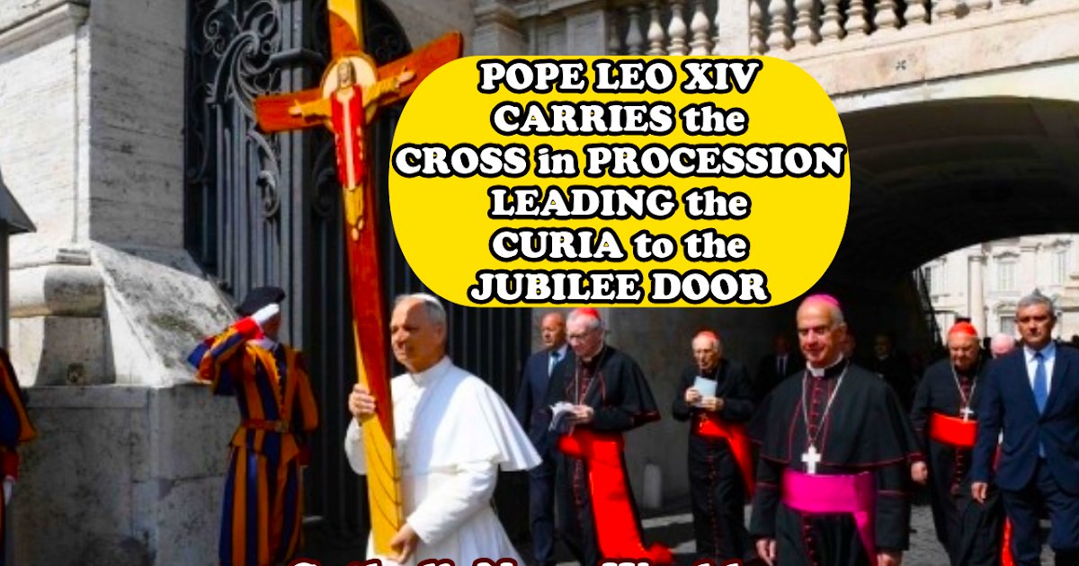 البابا ليو الرابع عشر يحمل الصليب في موكب تاريخي