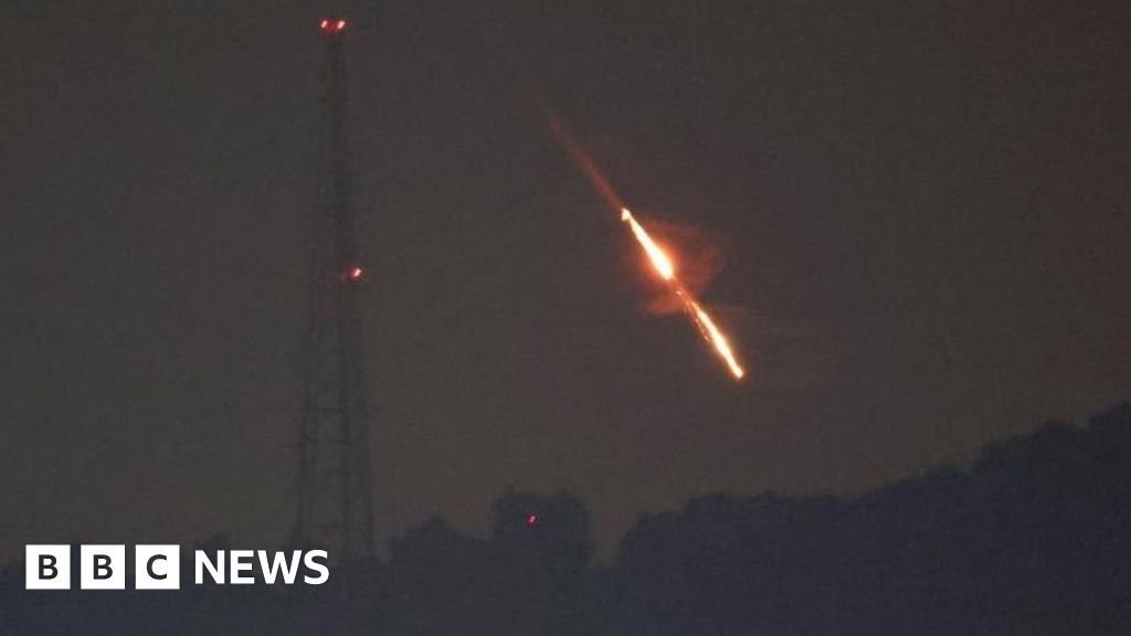 هجمات إيرانية تستهدف الكويت وأبوظبي