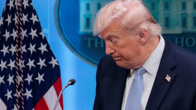 ترامب وإيران: هل يمدد المهلة أم ينفذ تهديداته؟