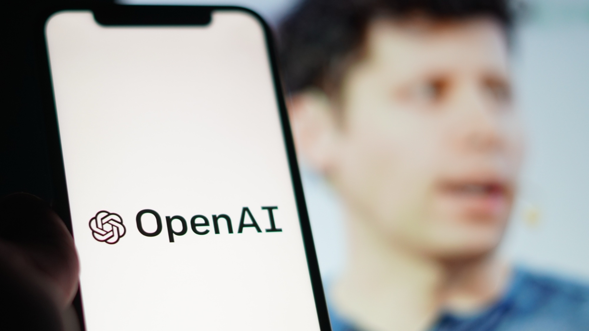 OpenAI تطلق هاتف ذكي يعتمد على الذكاء الاصطناعي