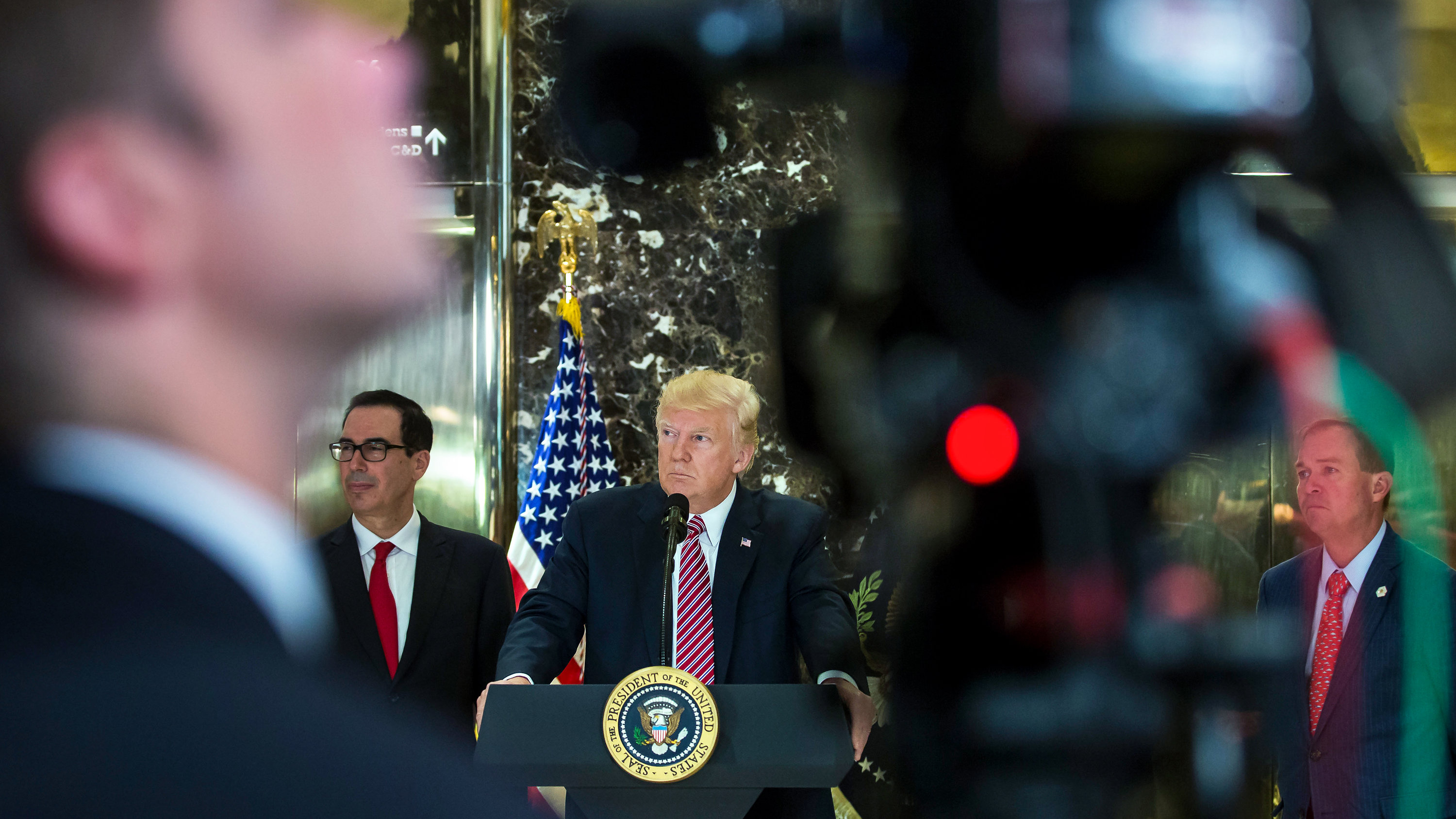 ترامب يؤكد رغبة الأمريكيين في عودته إلى السياسة