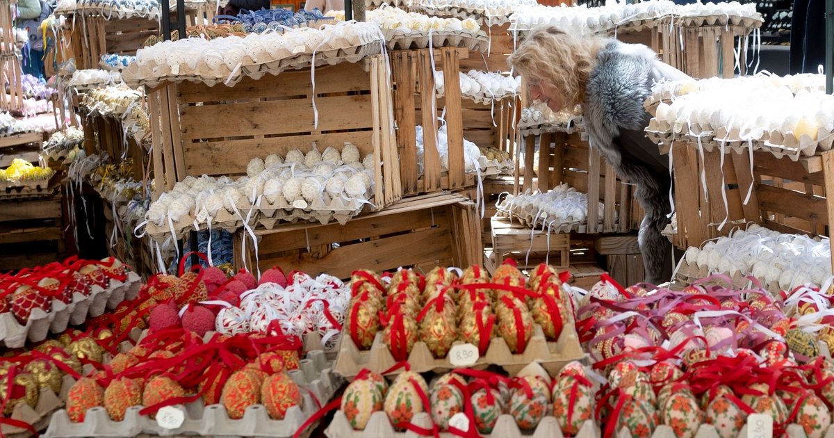 استعدادات السكك الحديدية الإندونيسية لعطلة عيد الفصح 2026