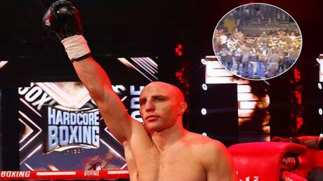 ملاكم روسي يتوج بطلاً للعالم بعد نزال مثير في تركيا