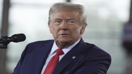 Iran serang kapal induk AS dari 17 arah berbeda