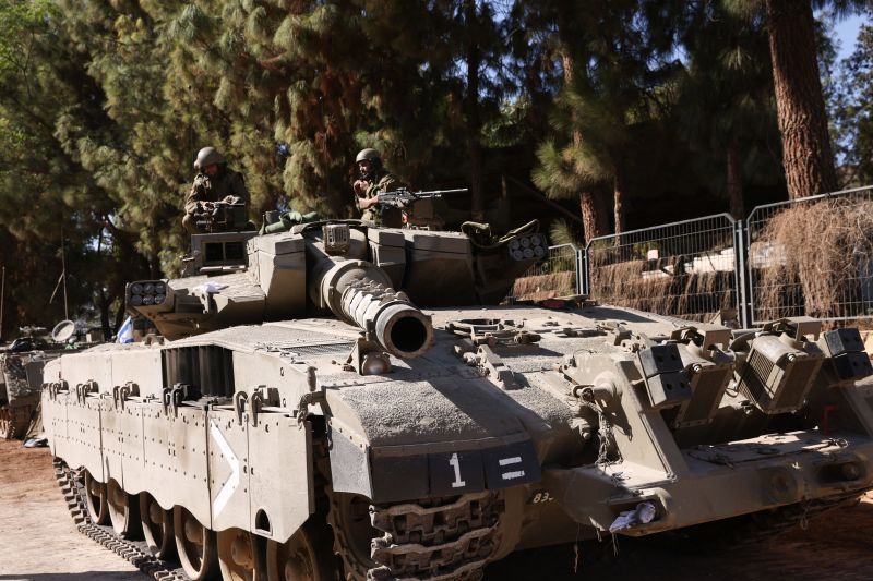 Serang Tank Merkava Israel di Qantara