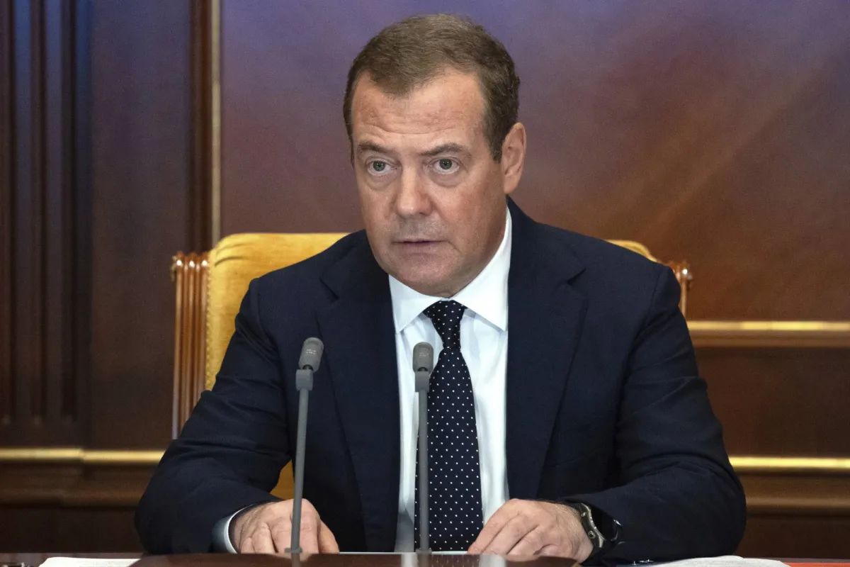 Medvedev calls for change in Russia's stance on Ukraine