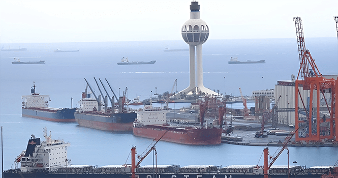 إنشاء منطقة تفويج الشاحنات في ميناء جدة الإسلامي