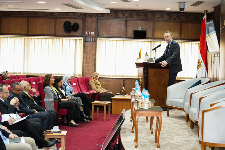 تقييم المقر الإداري الجديد للمصرية لنظم التعليم