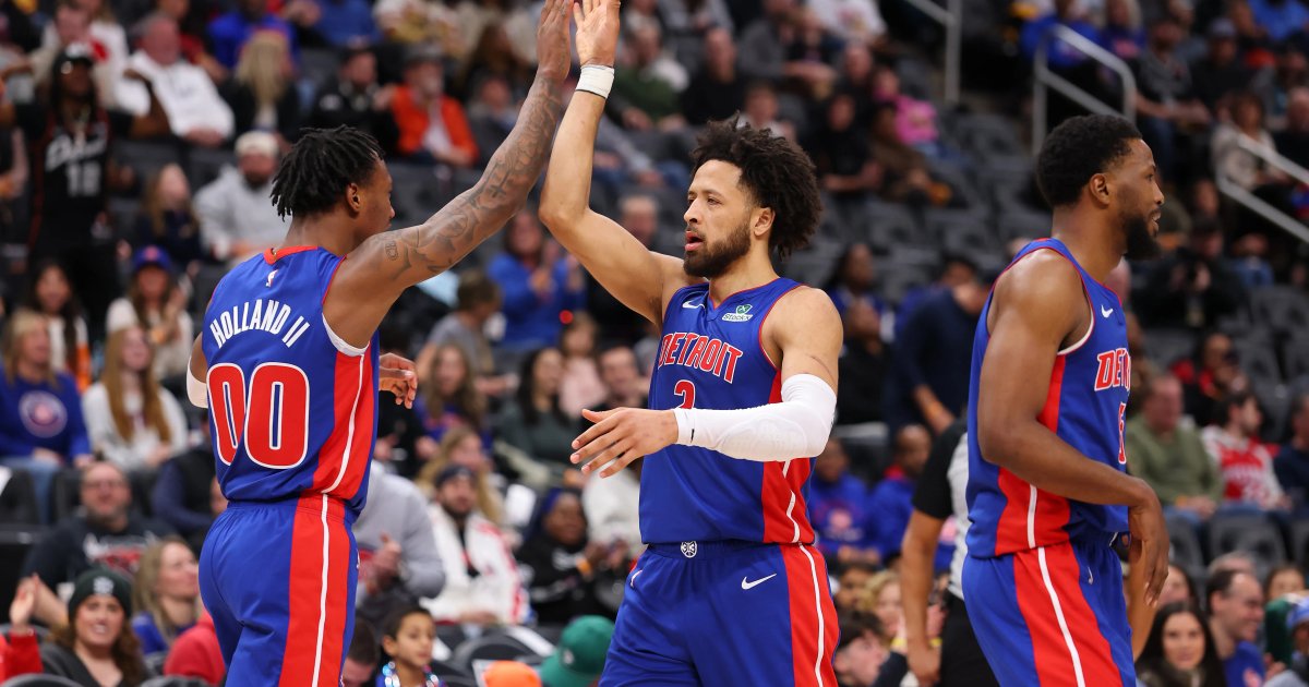 البيستونز يواجهون خطر الخروج من التصفيات