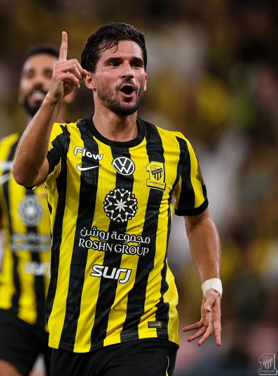 Houssem Aouar sous les yeux des clubs européens