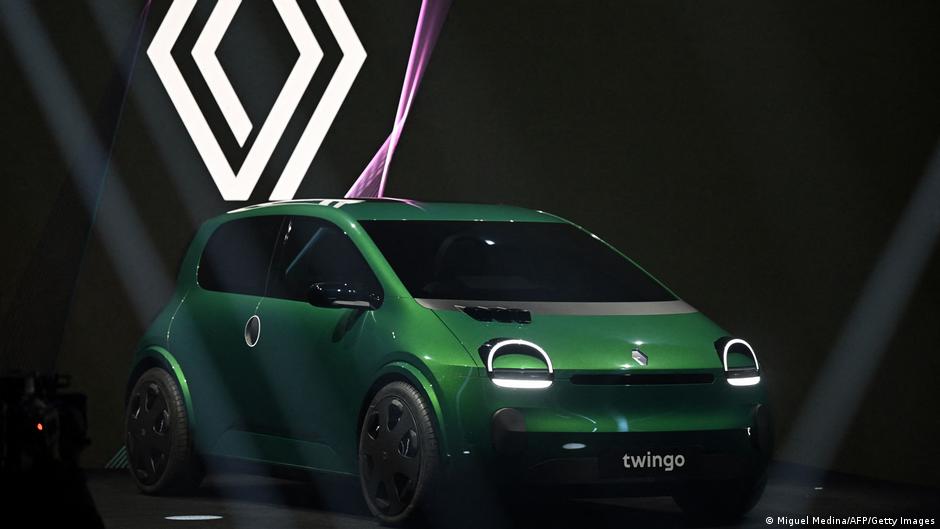 إطلاق رينو Twingo الكهربائية: مستقبل صناعة السيارات
