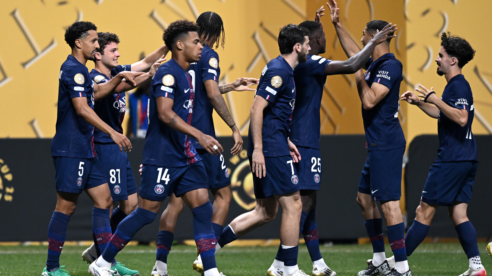 جدل ركلة جزاء باريس ضد بايرن ميونخ