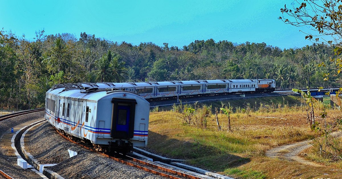 340 ألف مسافر يستخدمون القطارات في إندونيسيا