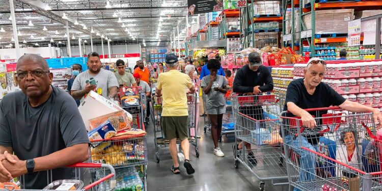 تدهور الأوضاع المالية للأمريكيين: استطلاع جديد