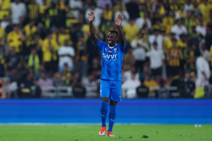 كانسيلو يكشف عن حلول مع الهلال ويقارن بين فليك وتشافي