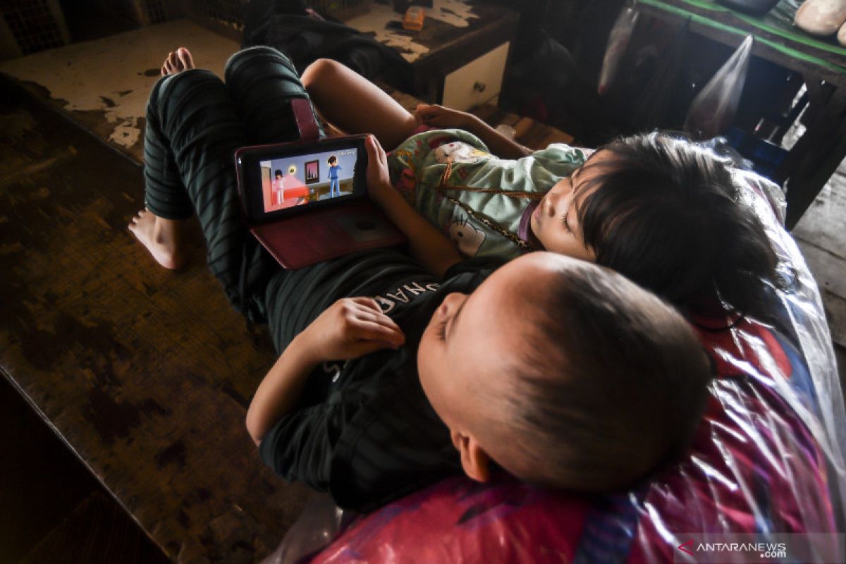 Überwachung sozialer Medien für Kinder in Indonesien