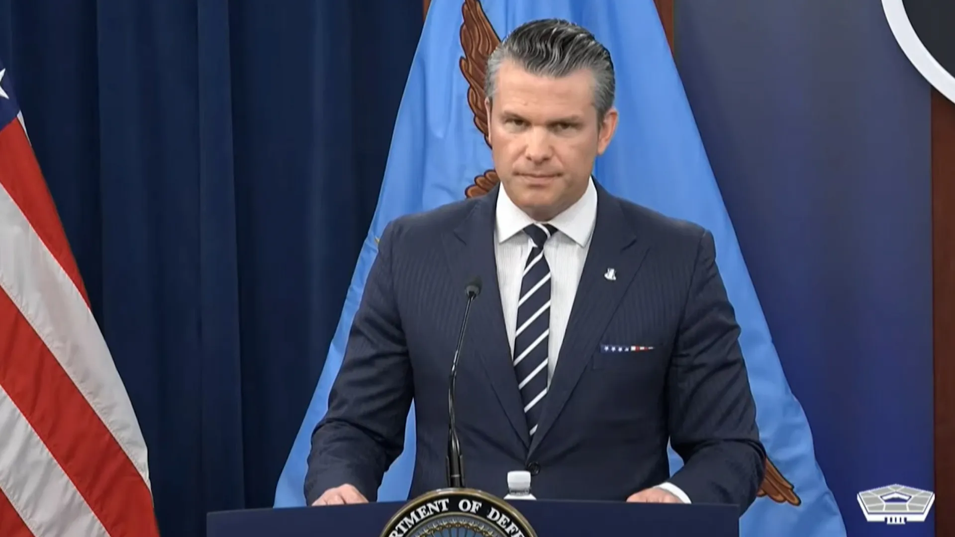 استجواب وزير الحرب الأمريكي حول الحرب على إيران