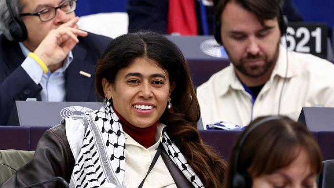 احتجاز ريما حسن في باريس يثير جدلاً حول حرية التعبير