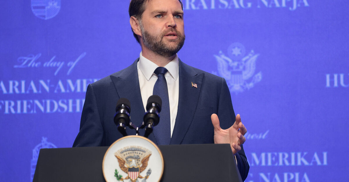 الولايات المتحدة تستهدف مواقع عسكرية إيرانية في خارك