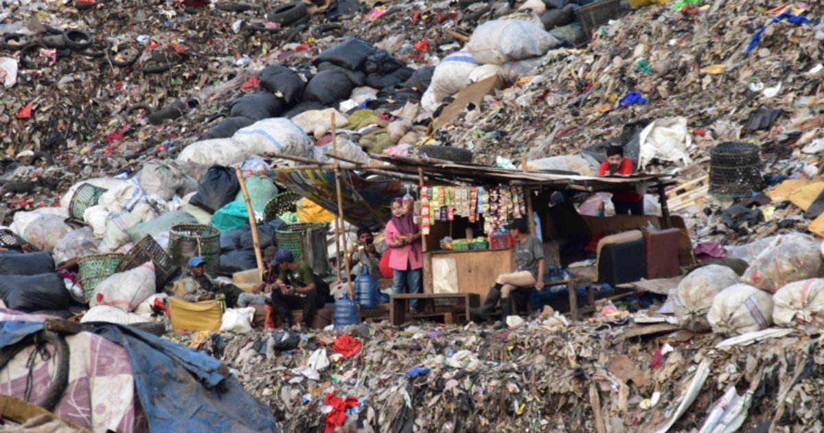 سولو الإندونيسية تُخصص ميزانية لمواجهة أزمة النفايات