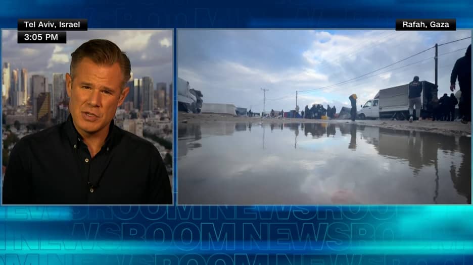 Heavy rains in Gaza injure displaced persons and flood tents