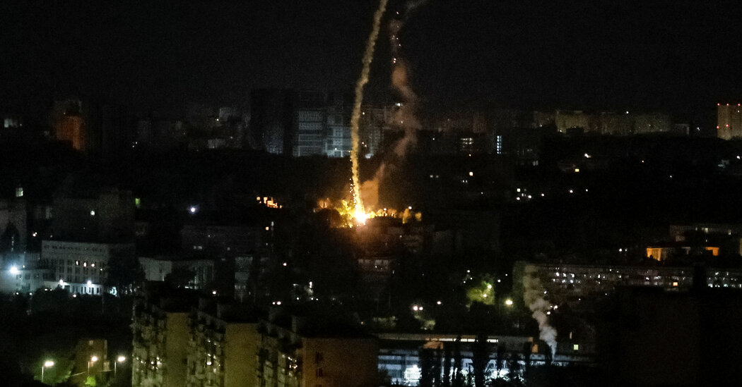 Escalade militaire russe à Kiev et cessez-le-feu potentiel