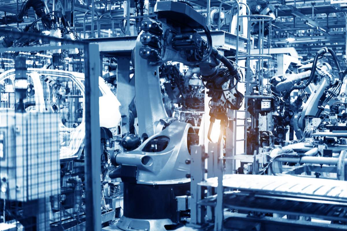 نمو الصناعة الأمريكية وسط التوترات مع إيران