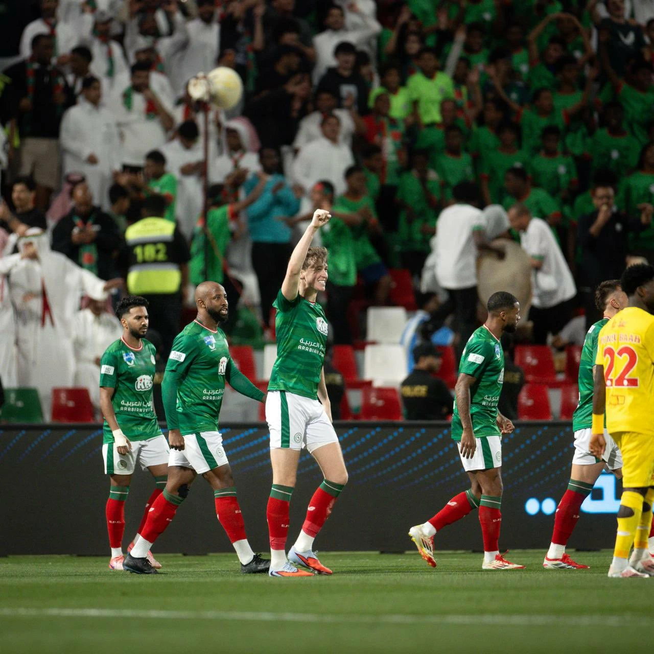 الاتفاق يقلب تأخره لفوز مثير على القادسية