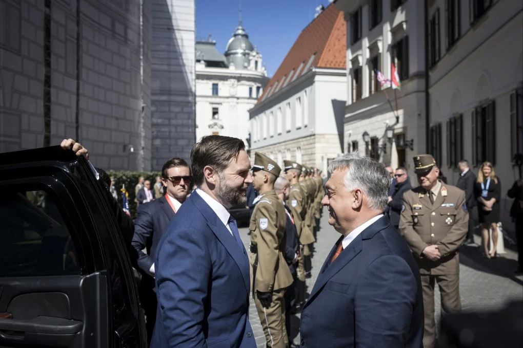us-vice-president-visits-hungary-to-back-orban-in-elections
