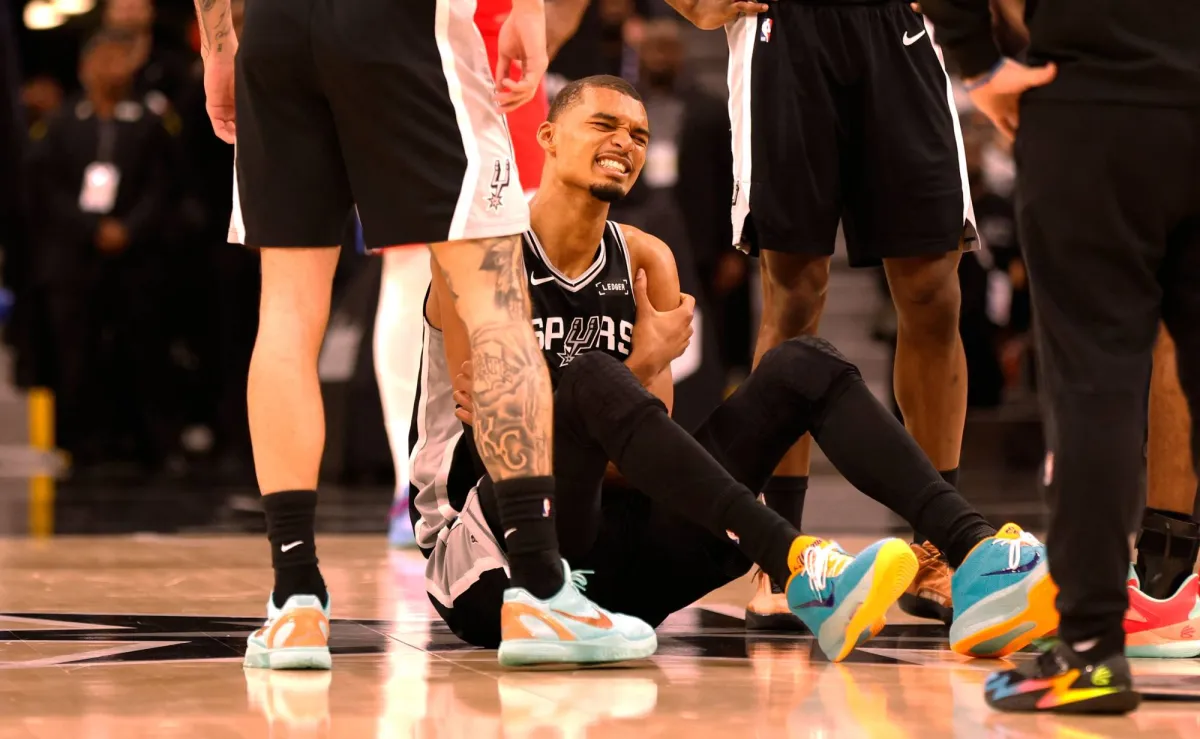 إصابة ويمبانياما تثير القلق بعد فوز سبيرز